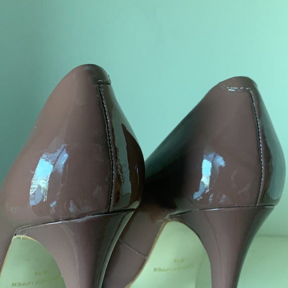 Woman’s leather shoe - Picture 4 of 7